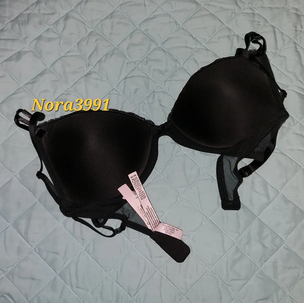 Victoria secret Lightly-lined demi bra size 40C NWT